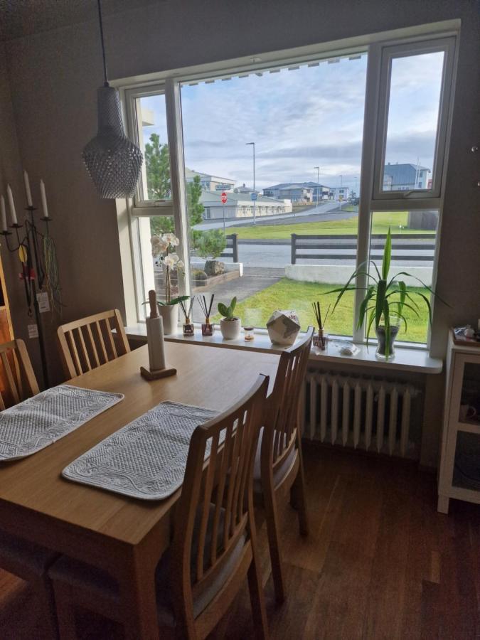 Sol - S12 Guesthouse ケプラヴィーク エクステリア 写真